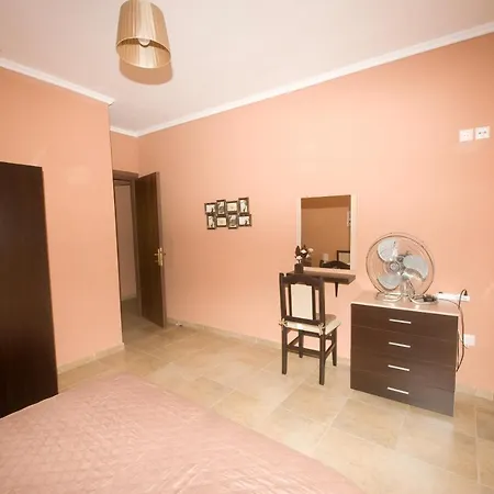 Annas & Konstantinos Apartment *