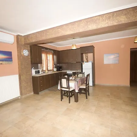 Annas & Konstantinos Apartment *