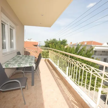 Annas & Konstantinos Appartamento Néoi Epivátai